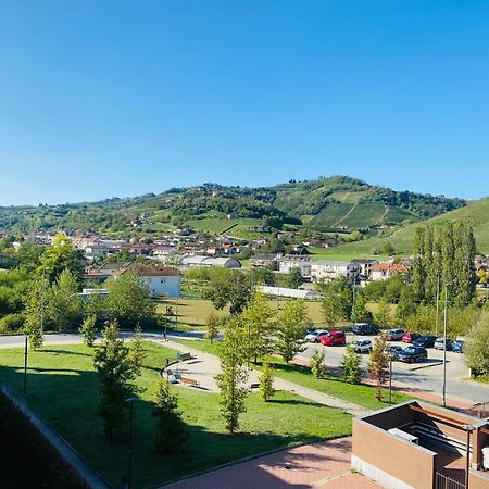 Attico Nel Cuore Delle Langhe - Free Parking Wi-Fi E Ac Alba  Esterno foto